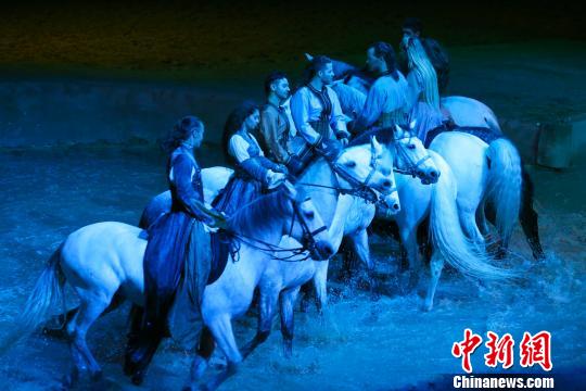 “全球最美的秀”《Cavalia·舞马》正式亮相北京