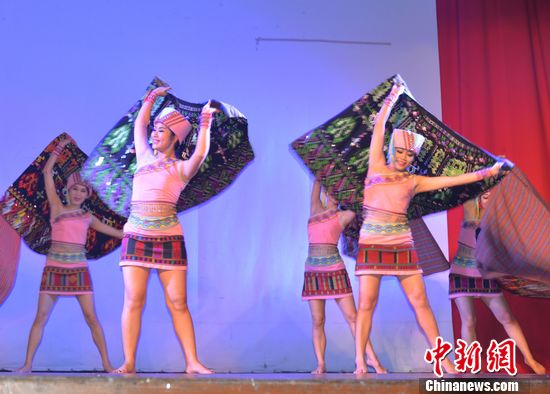 中国海南民族歌舞团吉隆坡演出引轰动