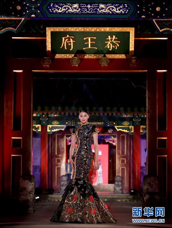 （文化）（1）“锦绣中华――中国非物质文化遗产服饰秀”系列活动在京拉开帷幕