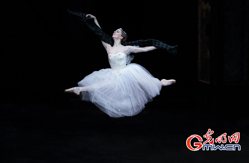 中芭《仙女》古典风范纯正醉人 丹麦皇家芭蕾舞团明星助阵