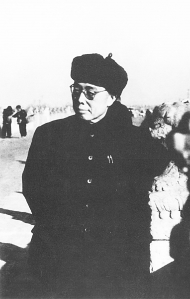 1950年，田汉在北京卢沟桥上