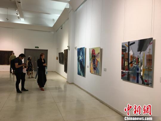 第二届中德艺术交流展开幕200余件作品昆明亮相