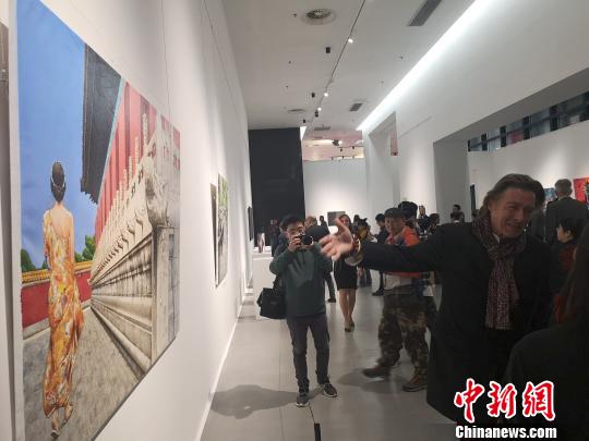 图为第六届中国西部匈牙利文化节·布达佩斯之秋暨匈牙利当代艺术展现场。　刘贤 摄