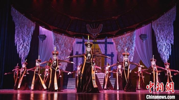 图为民族舞剧《昭君》在新加坡演出现场。 呼和浩特民族演艺集团供图